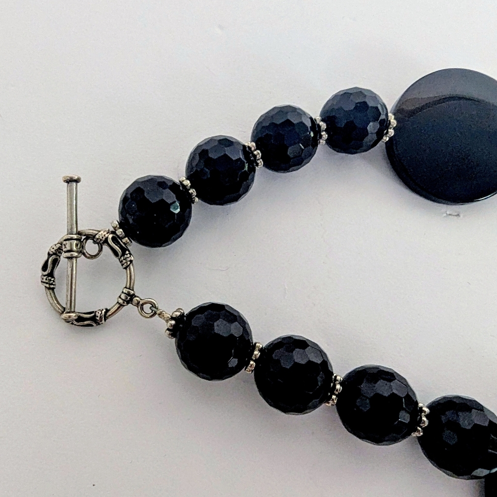 Vintage Elegant Black Natural Stone Necklace - Picture 2 of 4